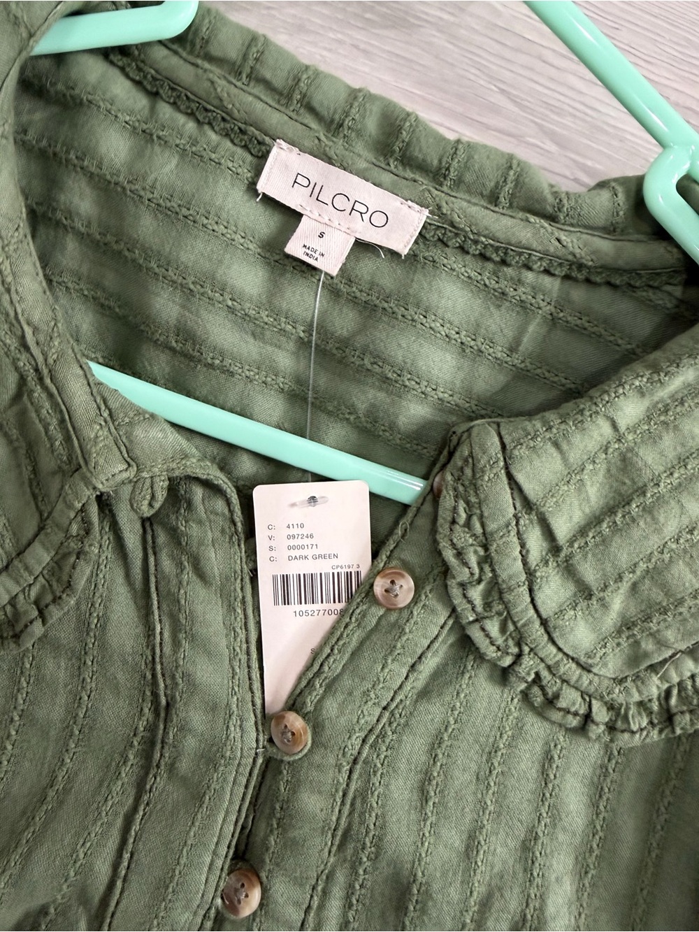 Pilcro Olive Green Button-Front Puff Sleeve Blouse - Picture 2 of 4